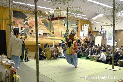村内８地区の保存会が出演した「第１４回椎葉神楽まつり」